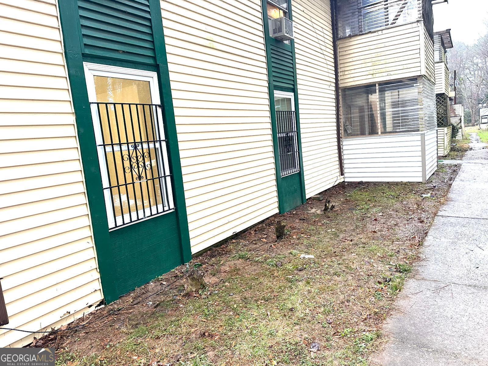 Baynes Hill Dr, Clarkston, GA 30021
