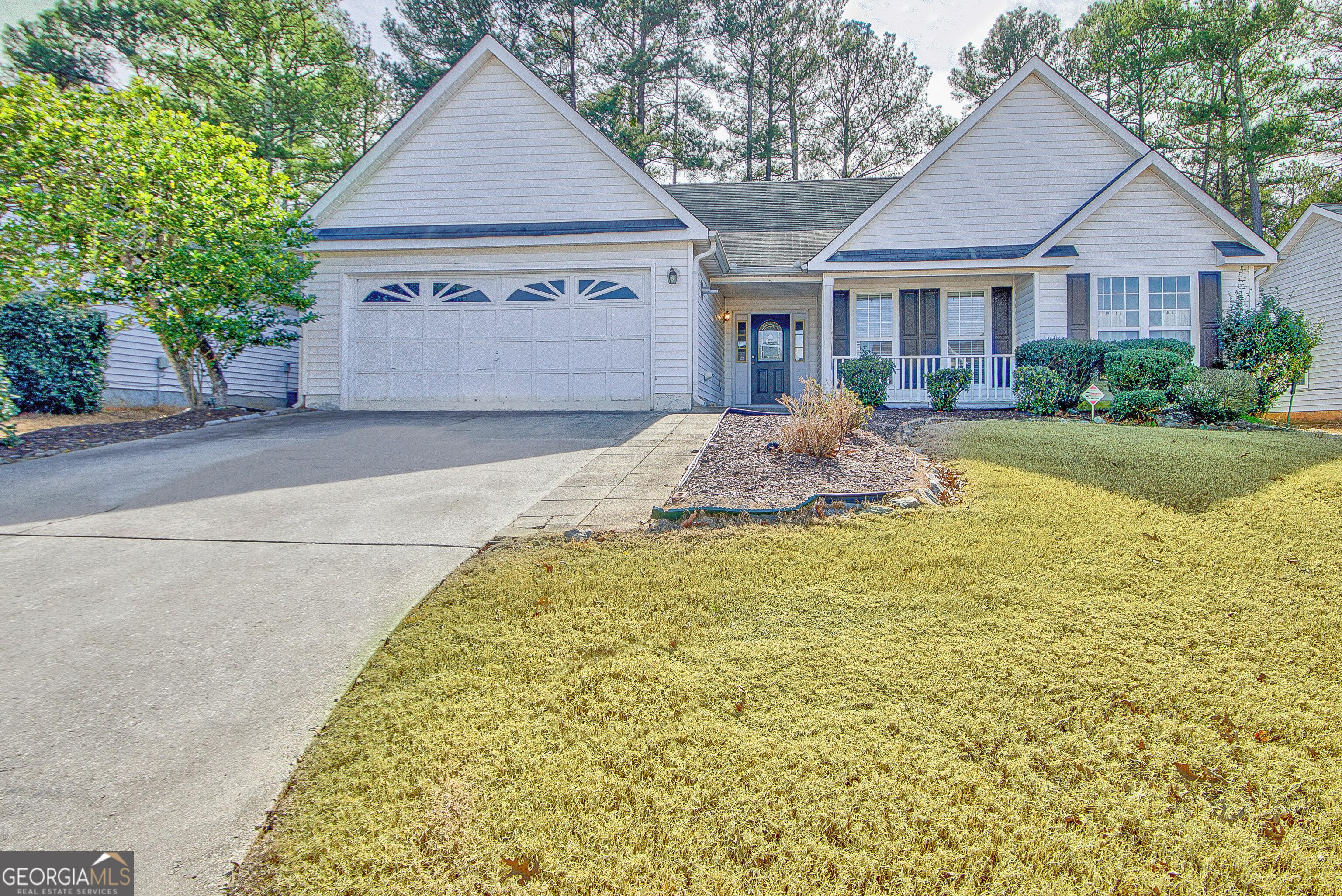 Harbour Lake Dr, Fayetteville, GA 30215