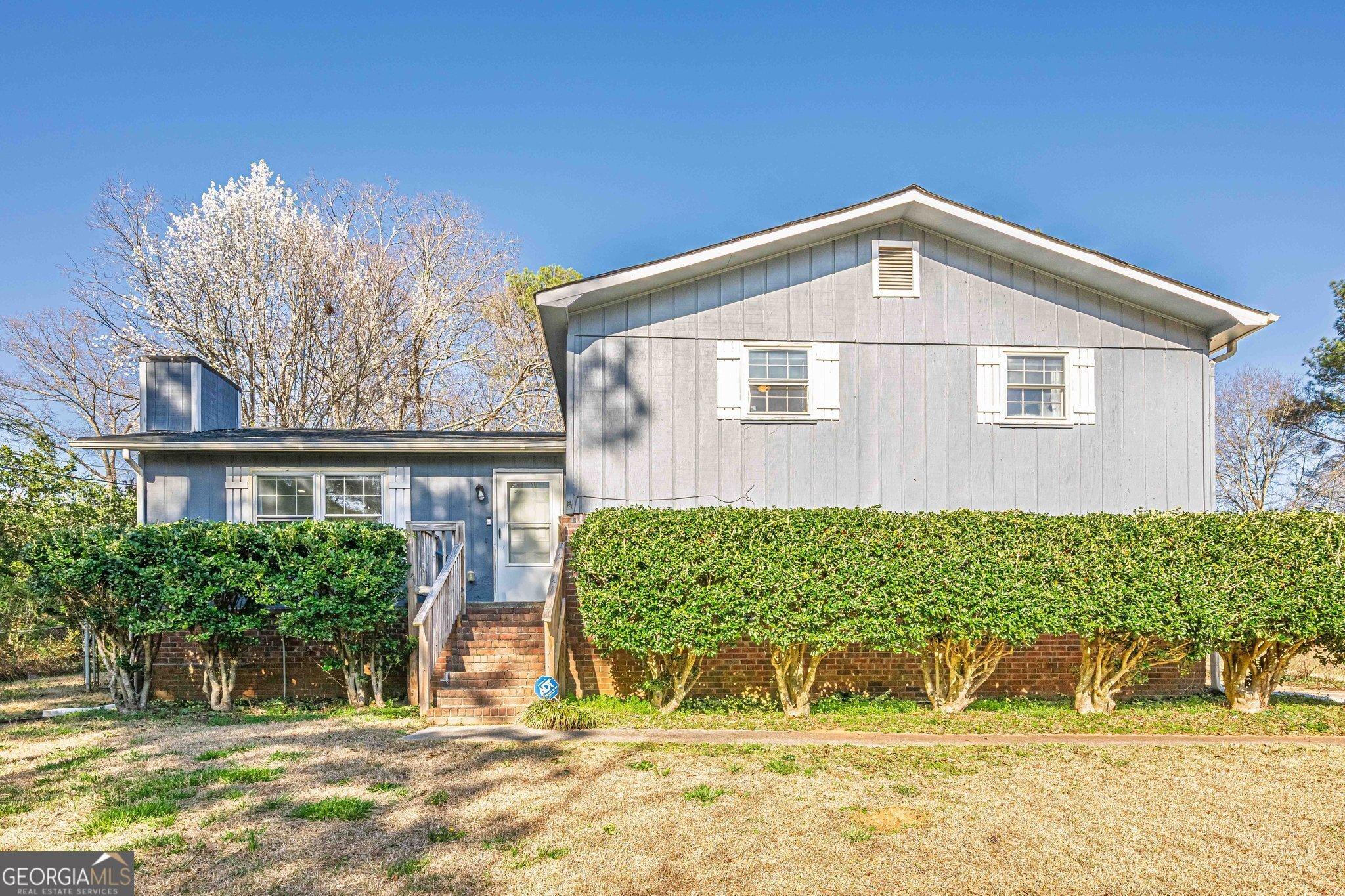 Deshong Dr, Stone Mountain, GA 30087