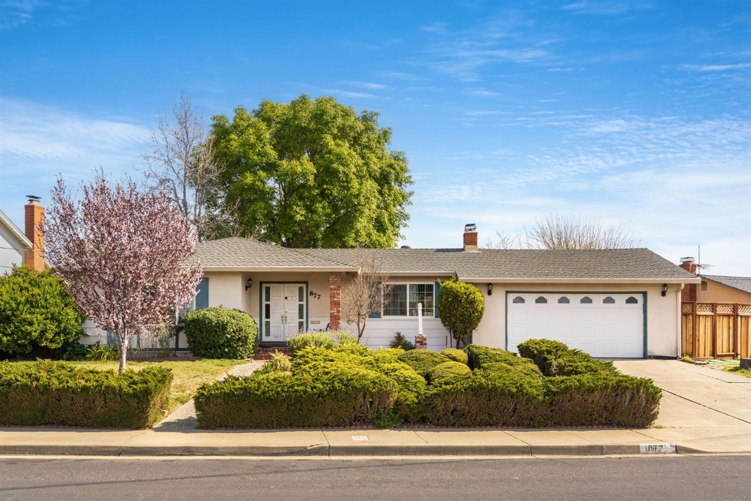 Santa Ana Dr, Pittsburg, CA 94565