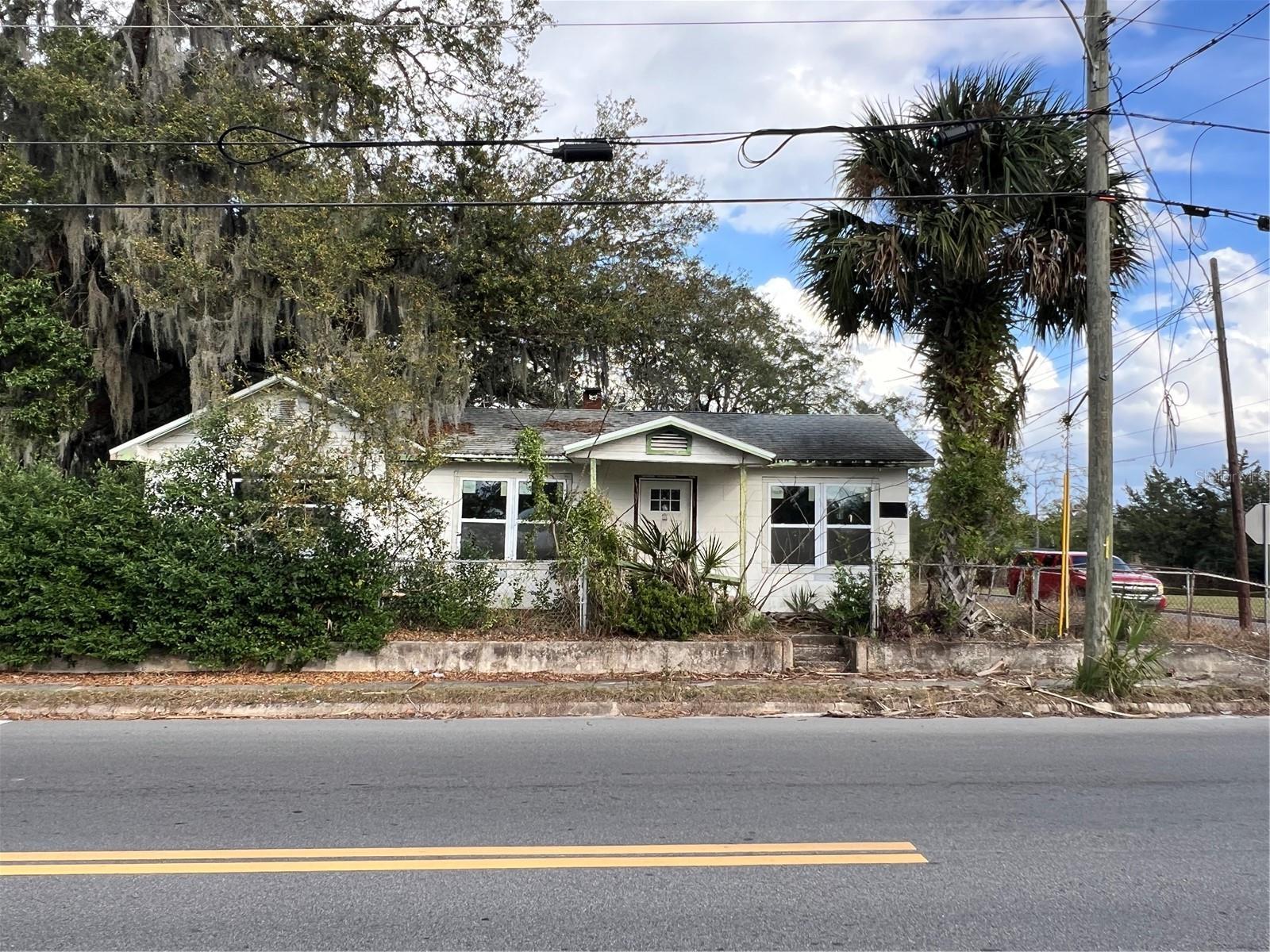 Husson Ave, Palatka, FL 32177