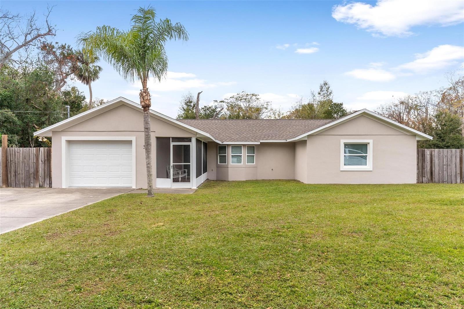 Highland Ave, Umatilla, FL 32784