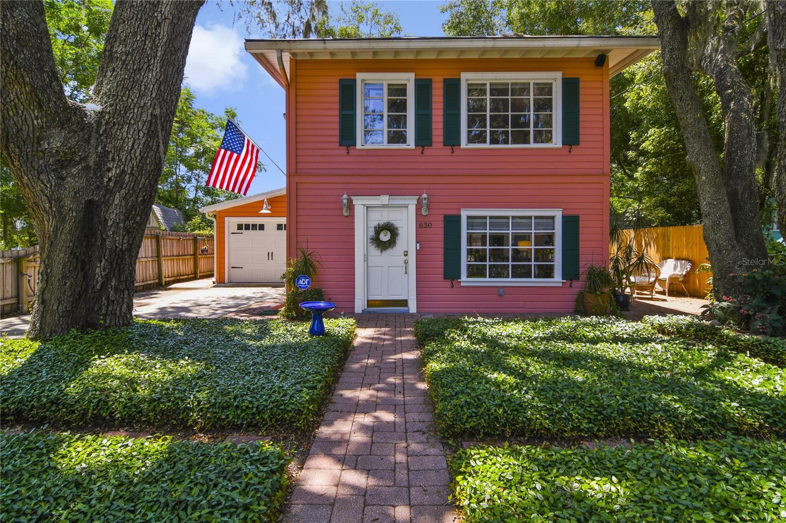 E 8th Ave, Mount Dora, FL 32757