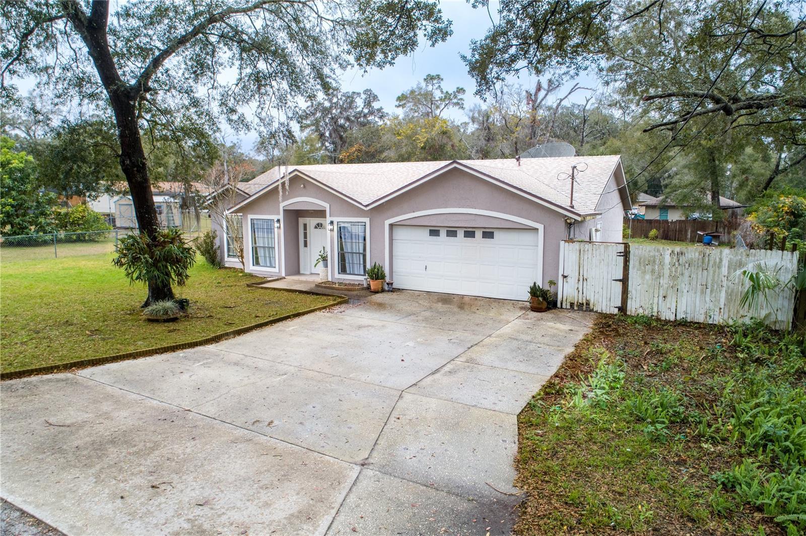 Montrose Ave, Orange City, FL 32763
