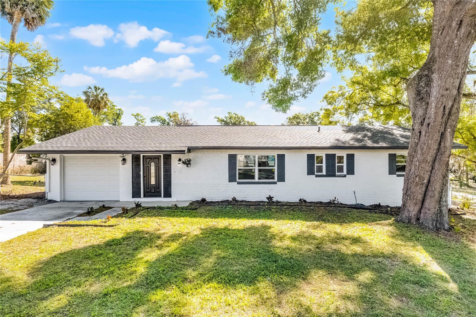 Jasmine Ave, Orange City, FL 32763