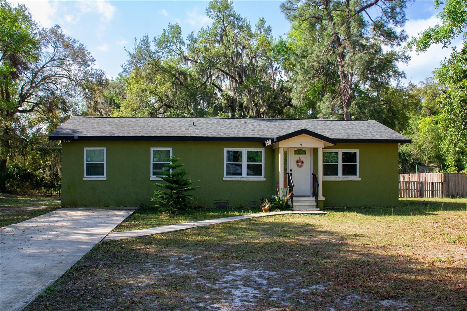 Lake Dr, Debary, FL 32713