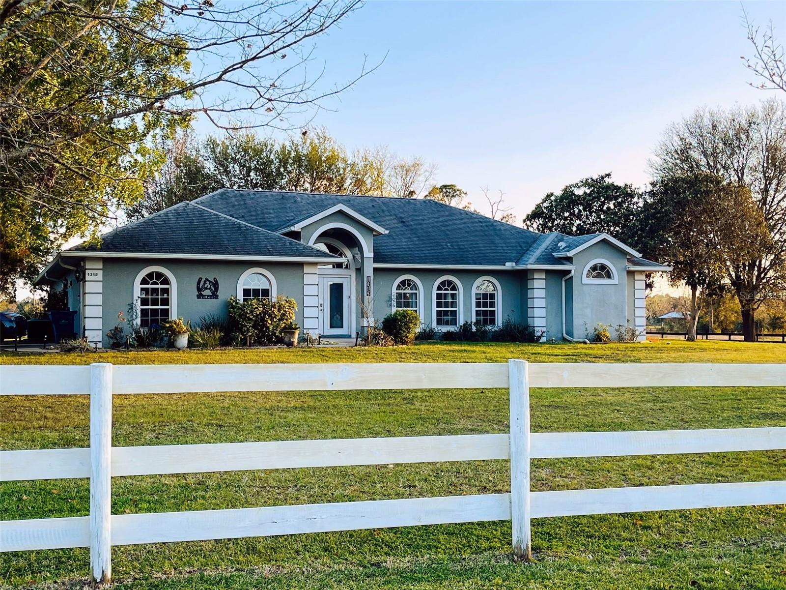 Red Colt Ct, Astor, FL 32102