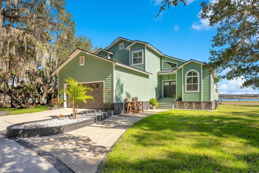 Tabatha Dr, Osteen, FL 32764
