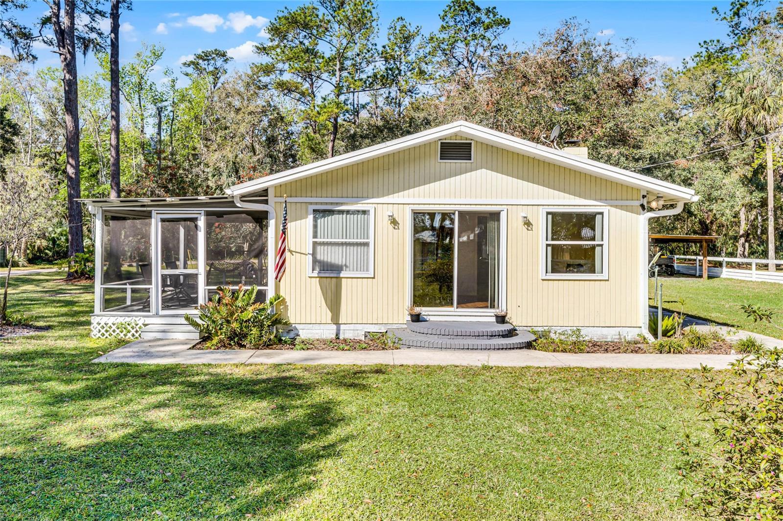 Rivertrace Rd, Astor, FL 32102