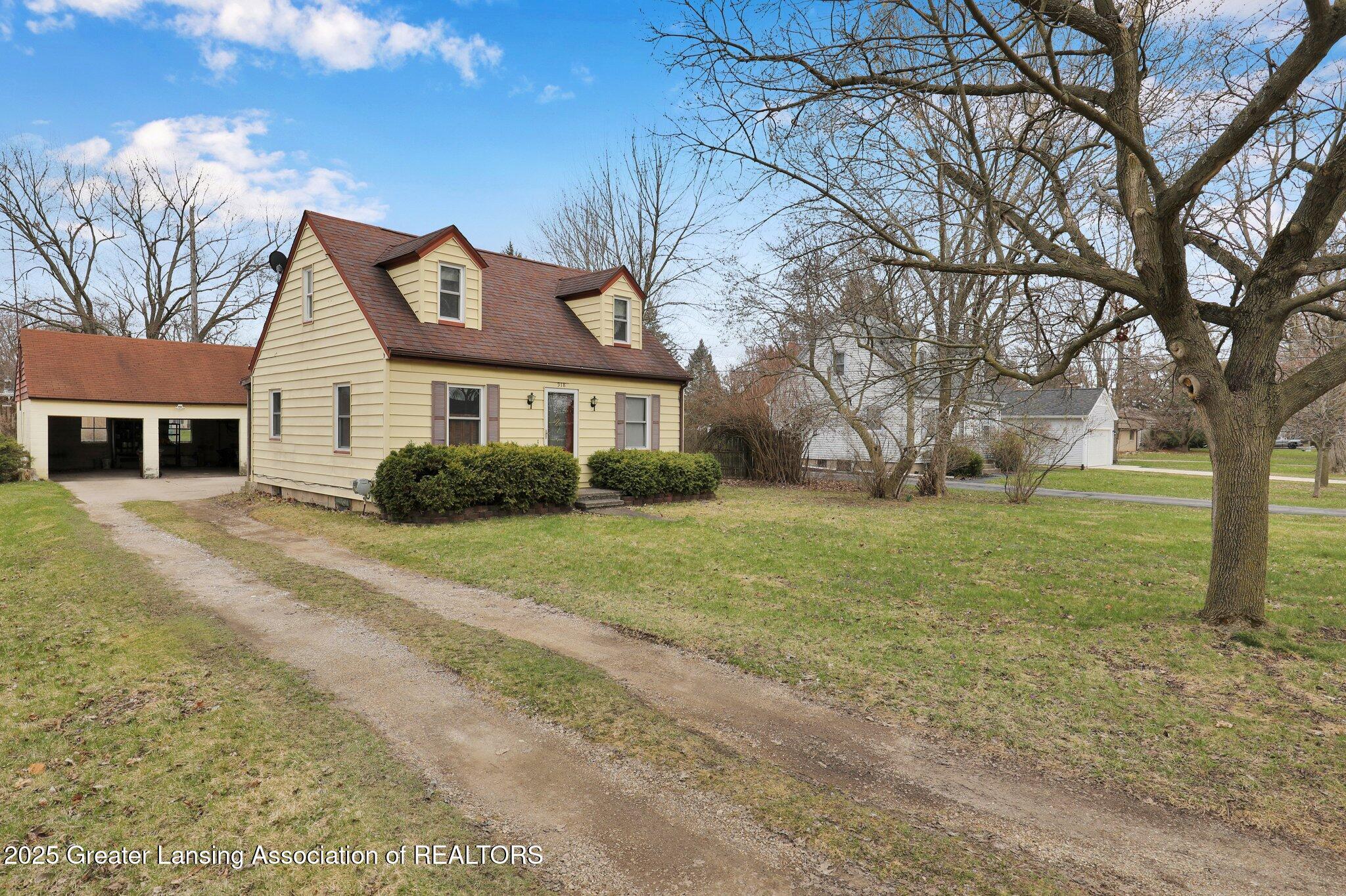 Maycroft Rd, Lansing, MI 48917
