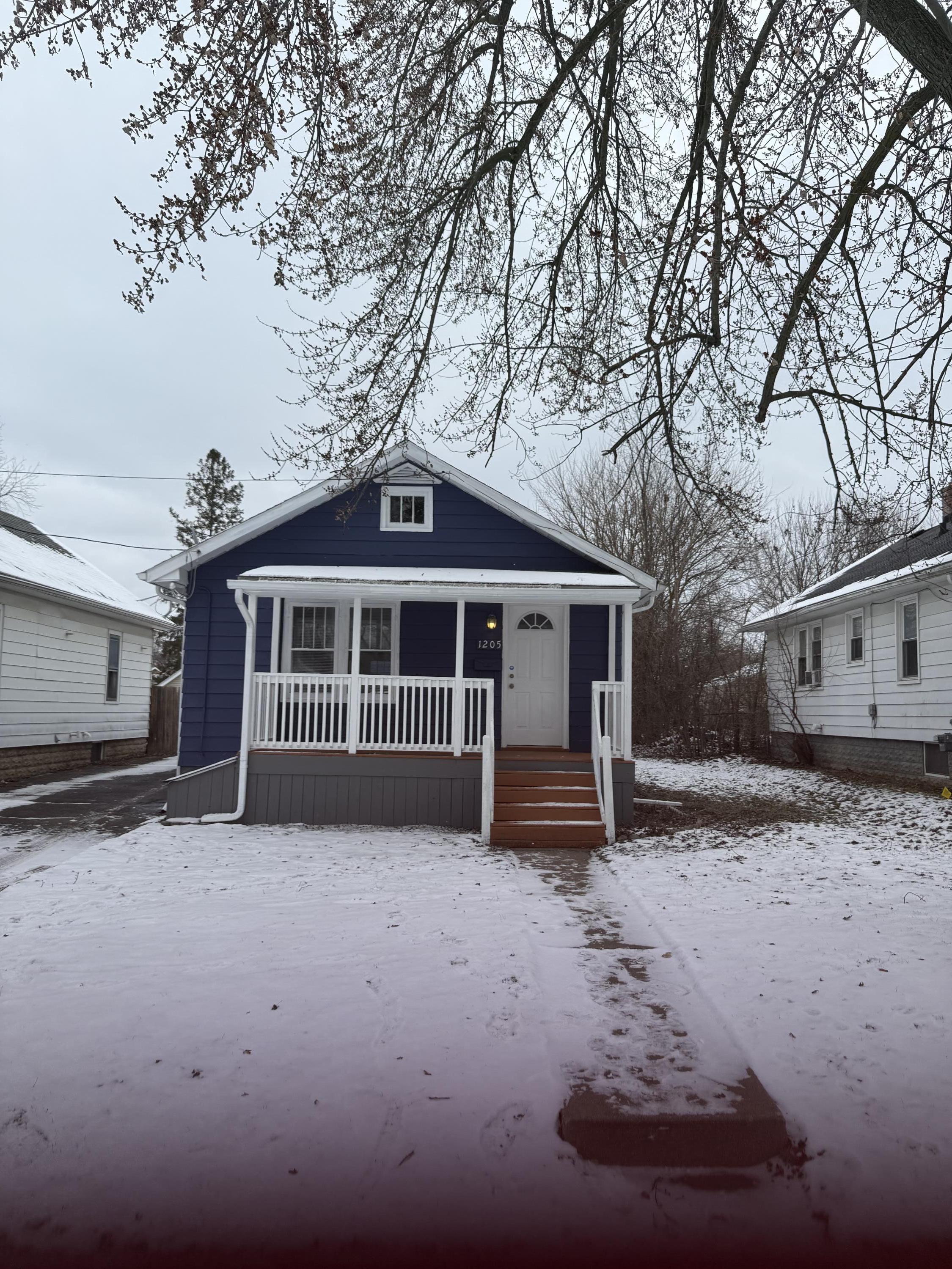 Hughes Ave, Flint, MI 48503