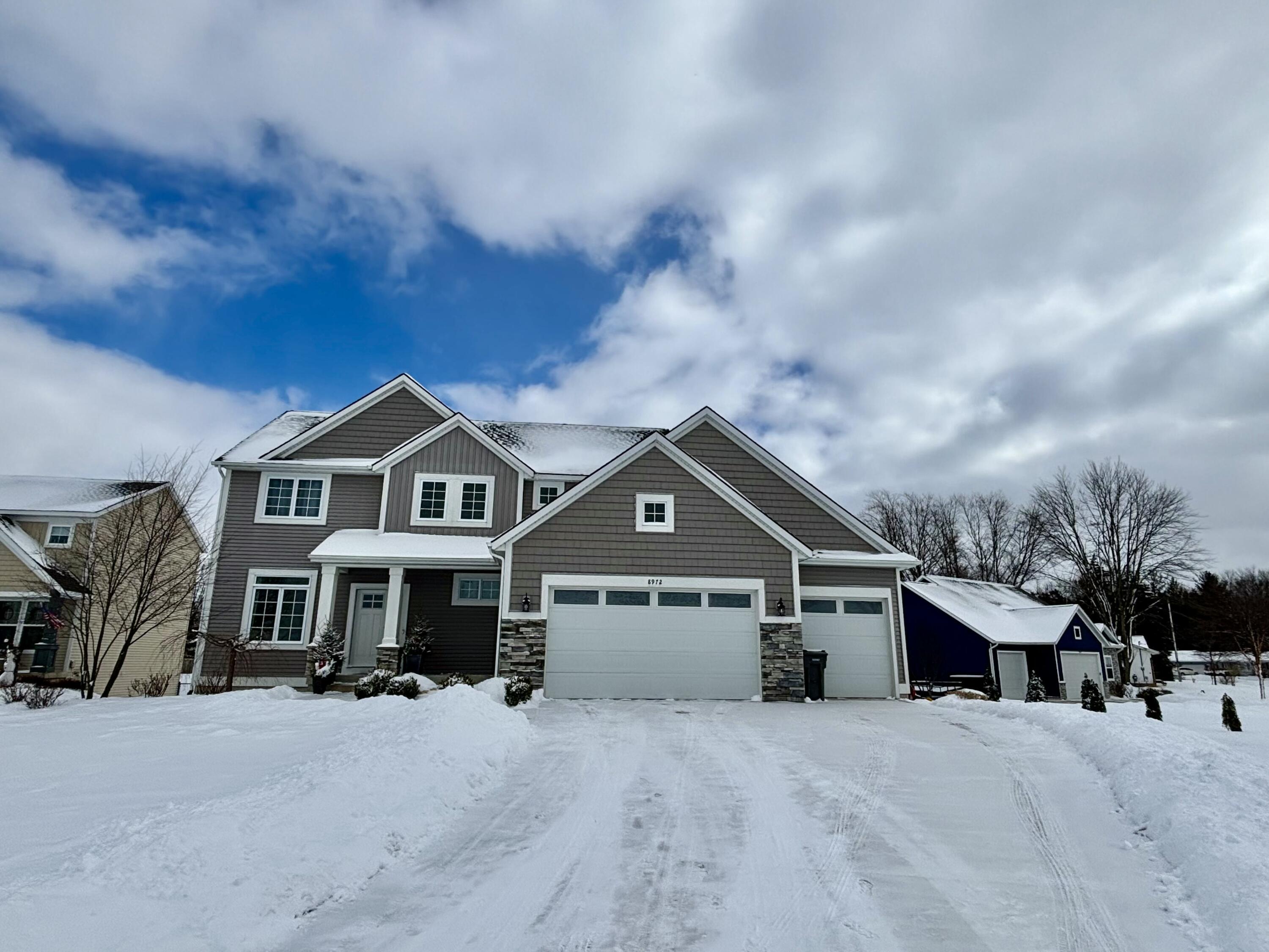 Cedar Lake Dr, Jenison, MI 49428