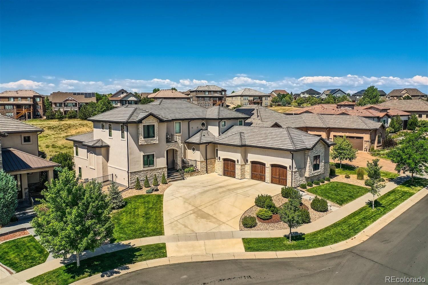 S Valleyhead Way, Aurora, CO 80016