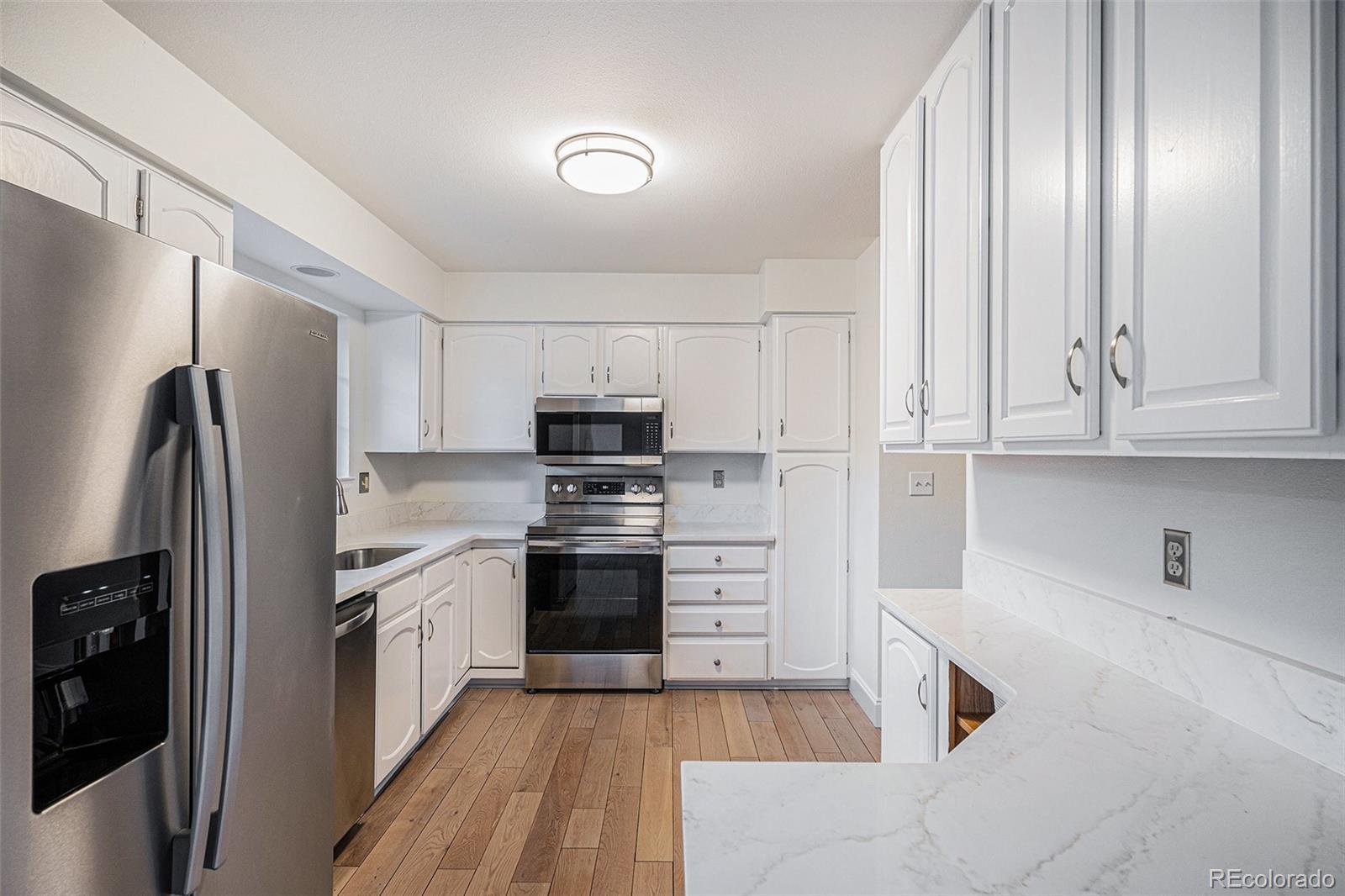 E Briarwood Dr, Centennial, CO 80112