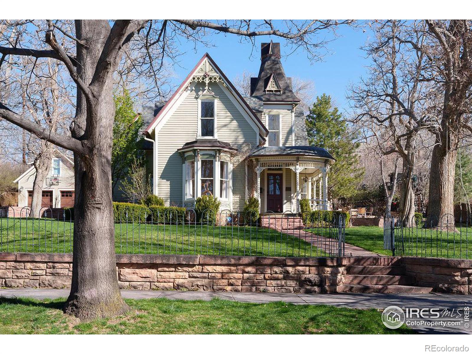 Pine St, Boulder, CO 80302
