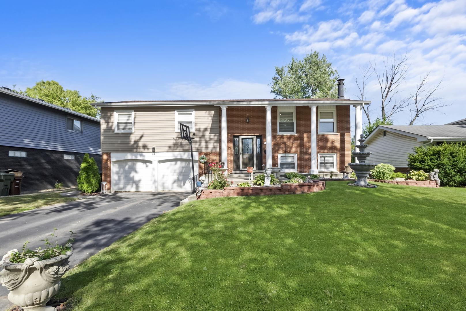 Jonathan Ln, Homewood, IL 60430