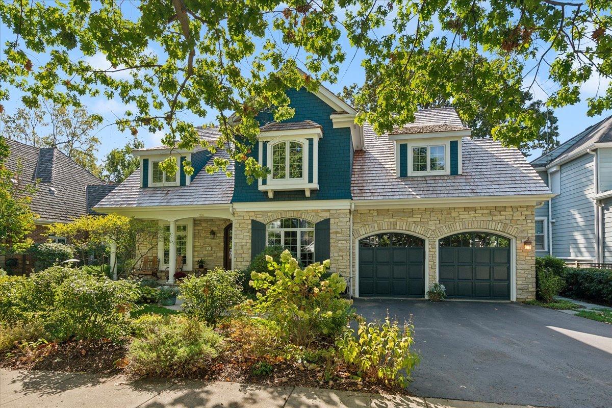 E North Ave, Lake Bluff, IL 60044