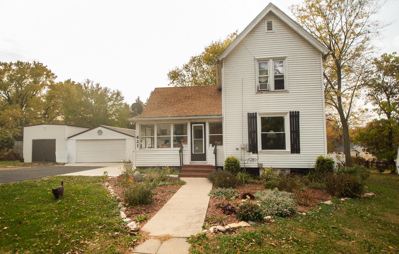 Carroll Ave, Dixon, IL 61021