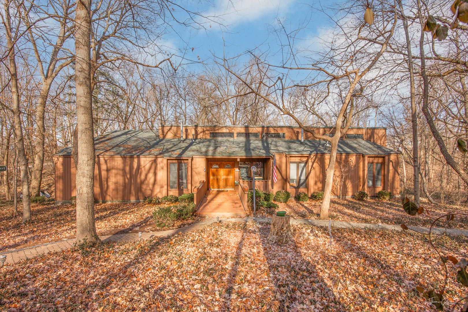 Una Ave, Naperville, IL 60565