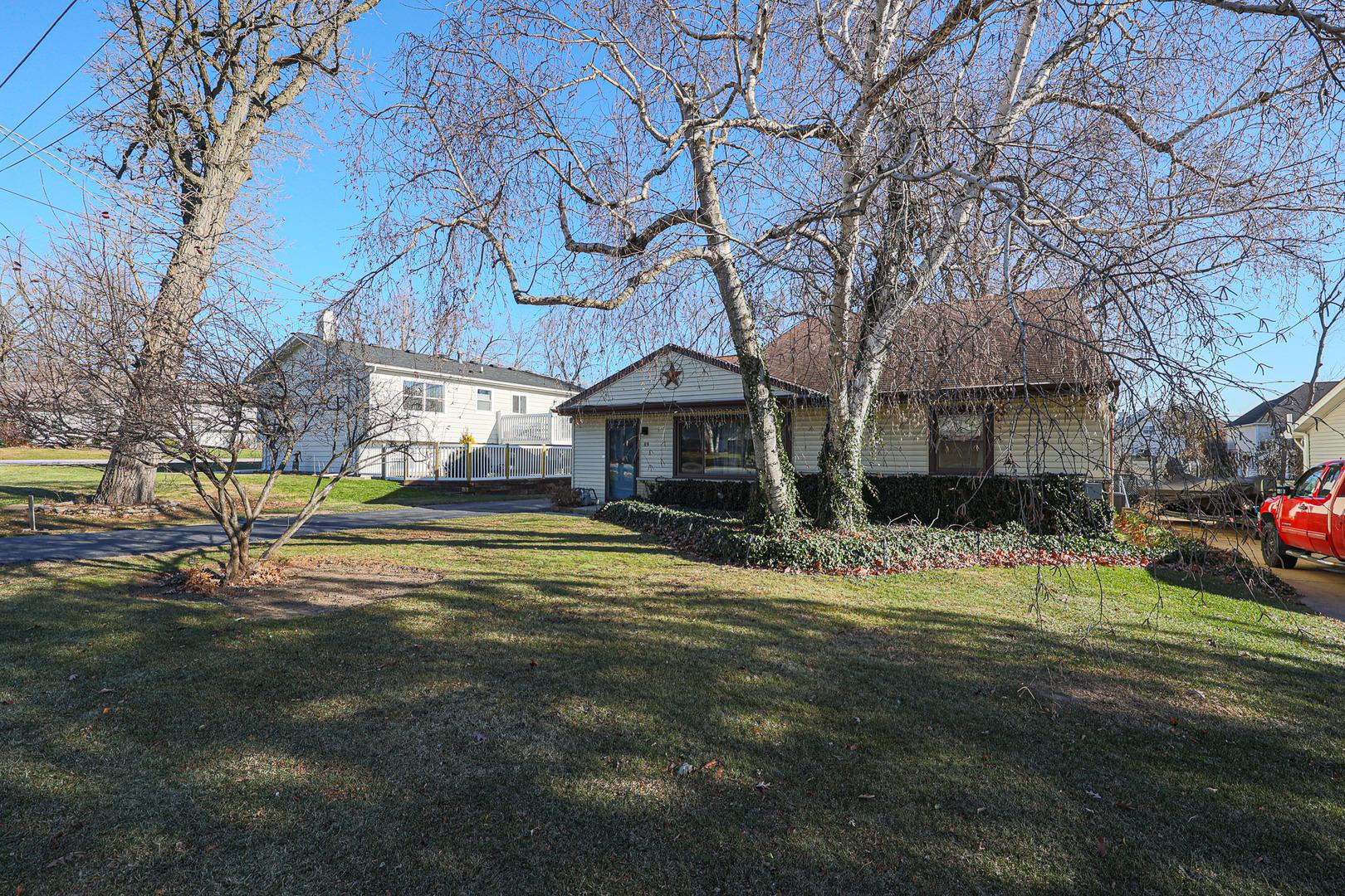 Bridgewood Dr, Antioch, IL 60002
