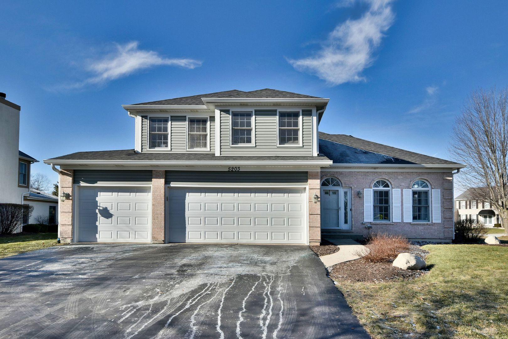 Thatcher Dr, Naperville, IL 60564