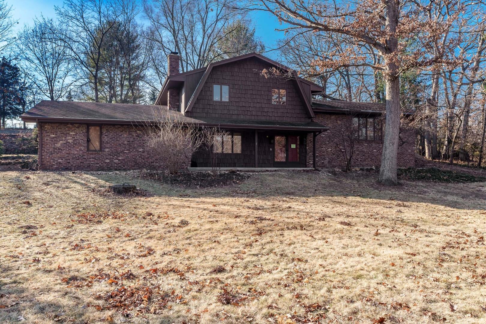 Louella Dr, Roscoe, IL 61073