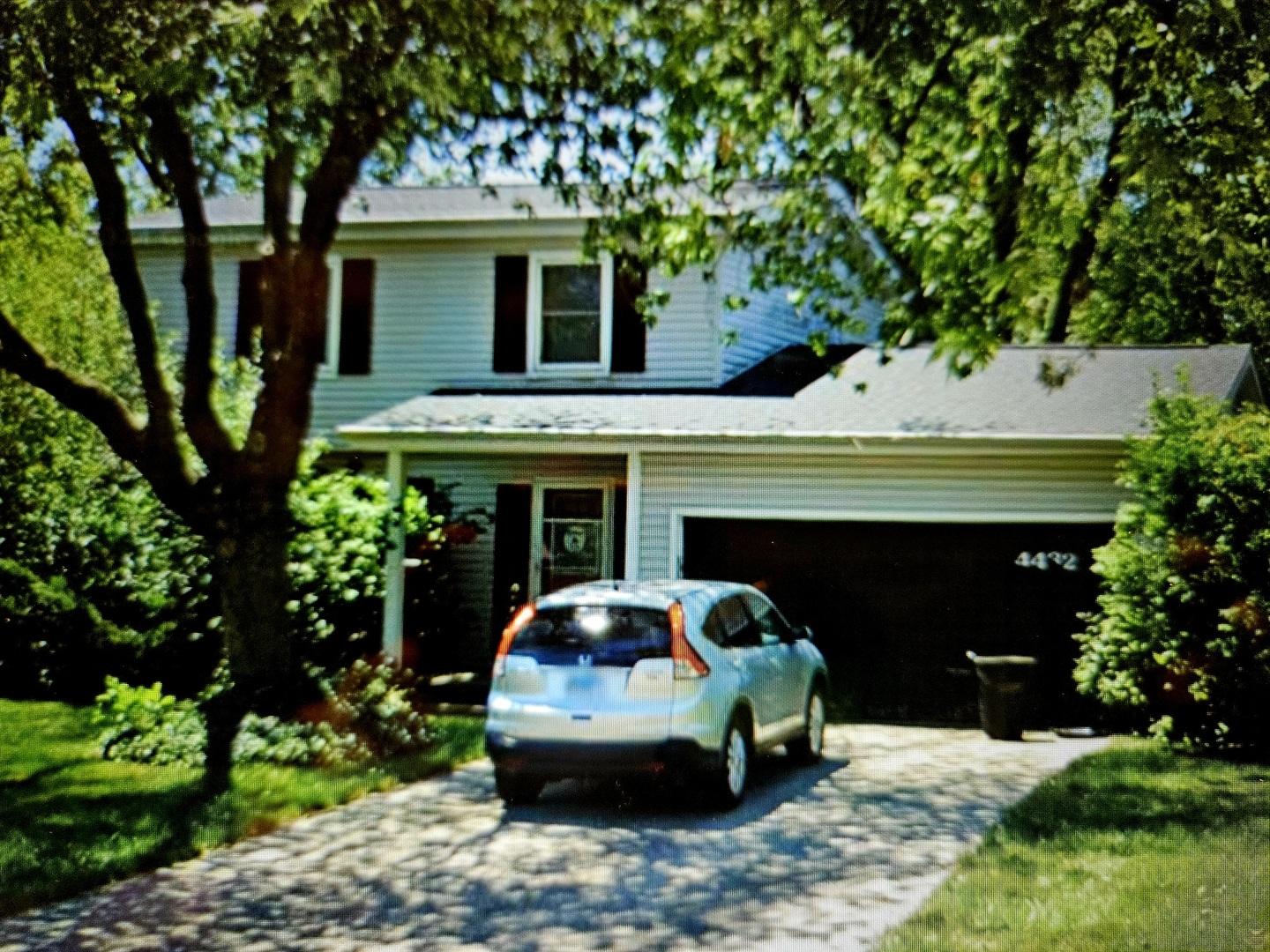 Blackhawk Ln, Lisle, IL 60532
