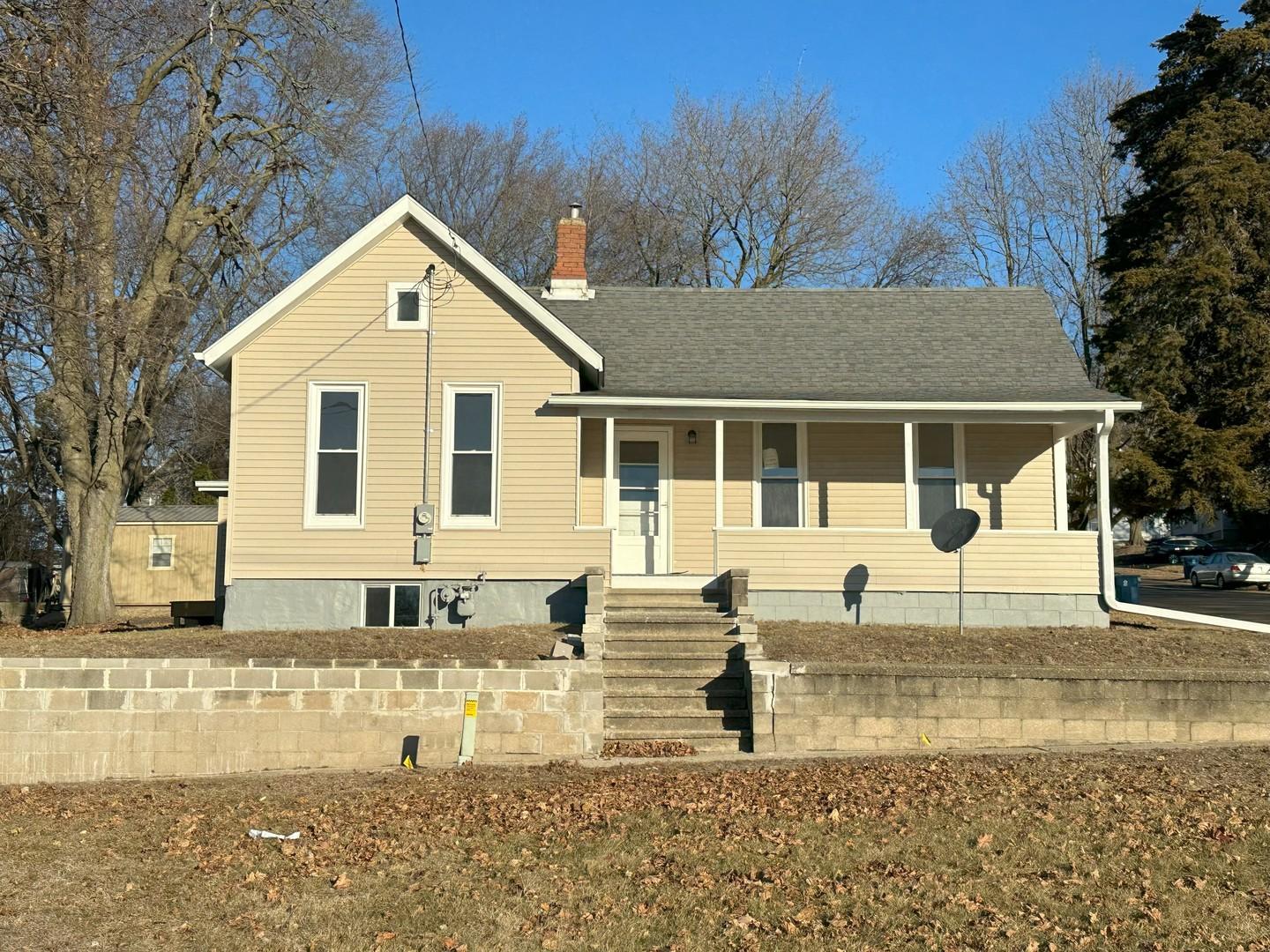 S Dixon Ave, Dixon, IL 61021