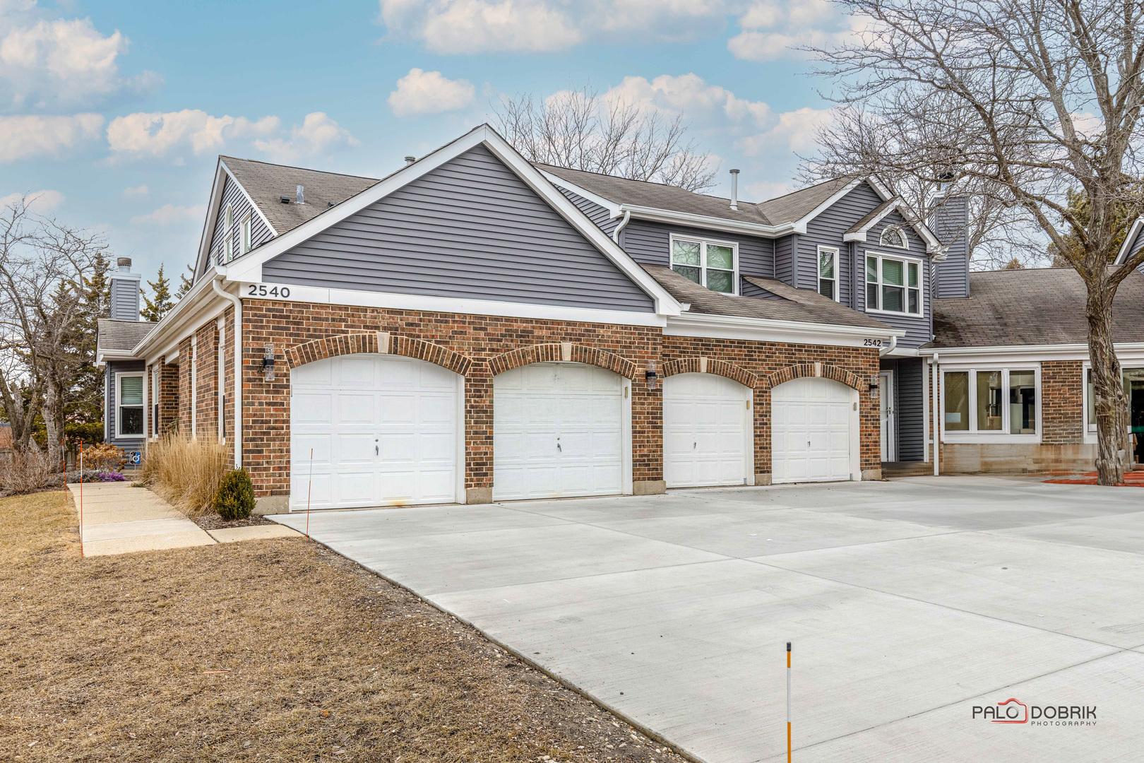 Live Oak Ln, Buffalo Grove, IL 60089