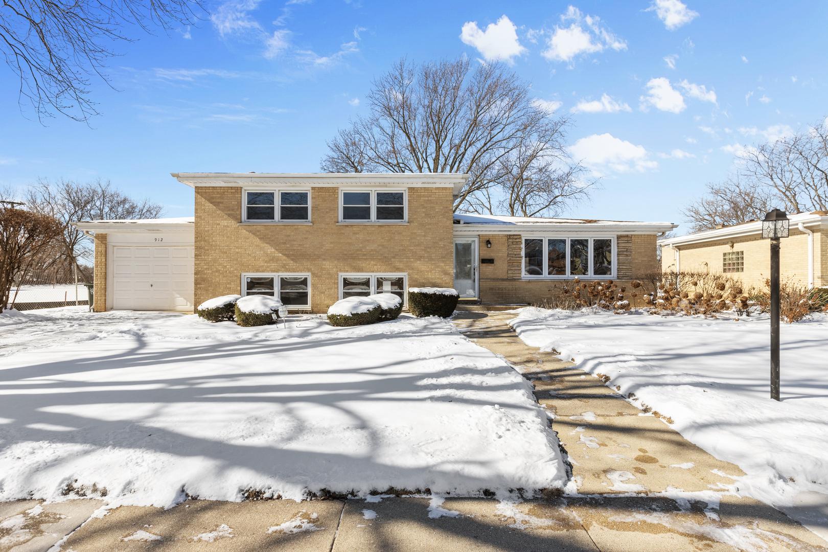 S Louis St, Mount Prospect, IL 60056