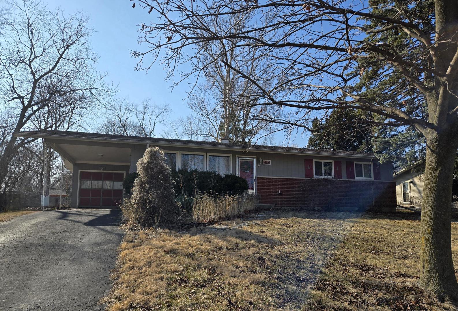 Westview Ln, Lisle, IL 60532