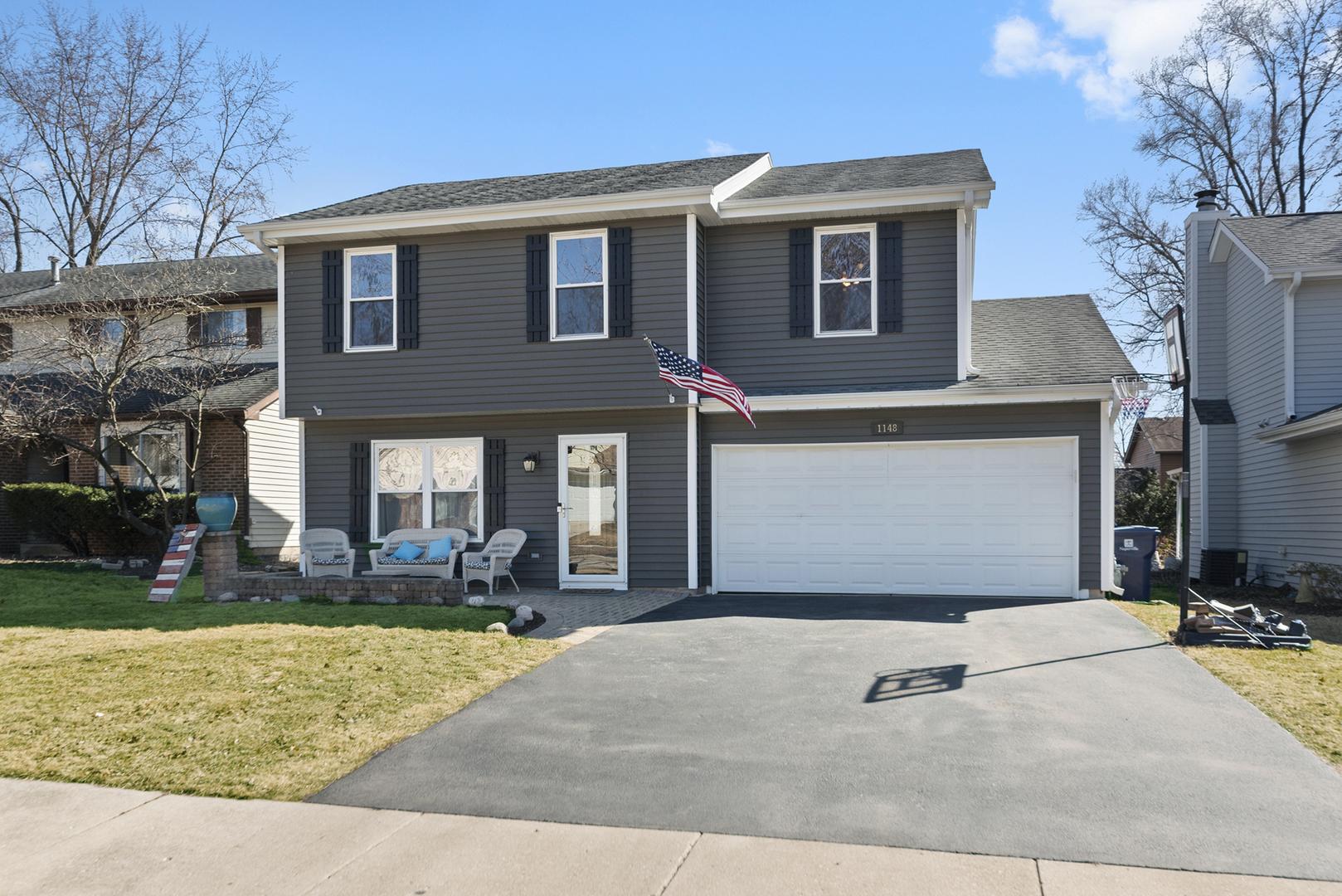 Greensfield Dr, Naperville, IL 60563
