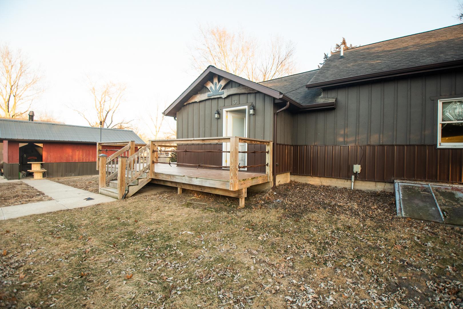 S Pine St, Dixon, IL 61021