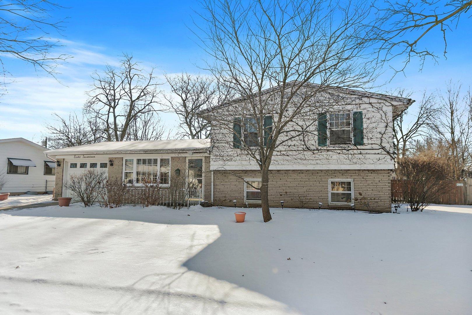 Royal Ln, West Dundee, IL 60118