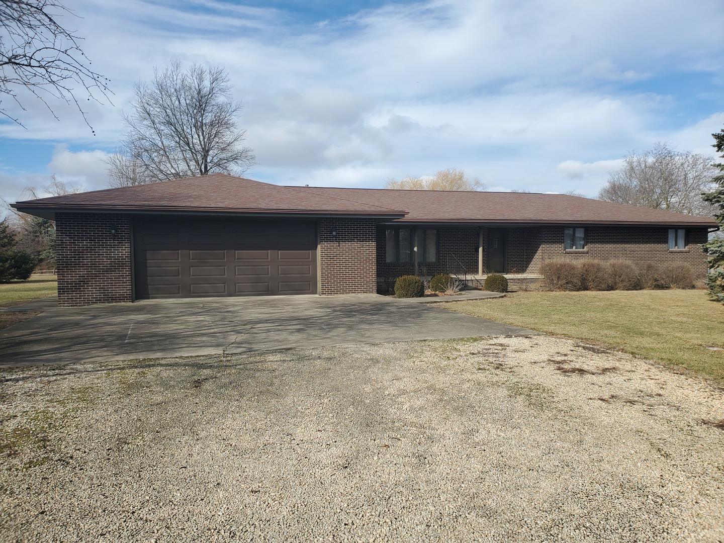 E Lincoln Ave, Onarga, IL 60955