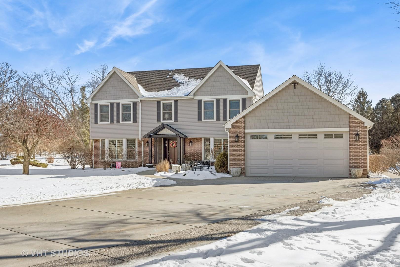 Whitman Ct, Libertyville, IL 60048