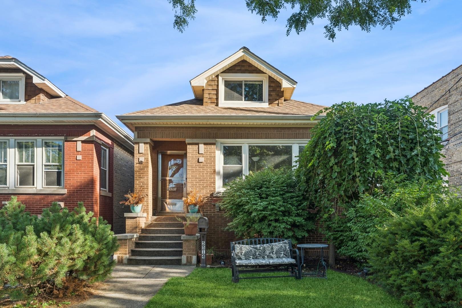 W Newport Ave, Chicago, IL 60641