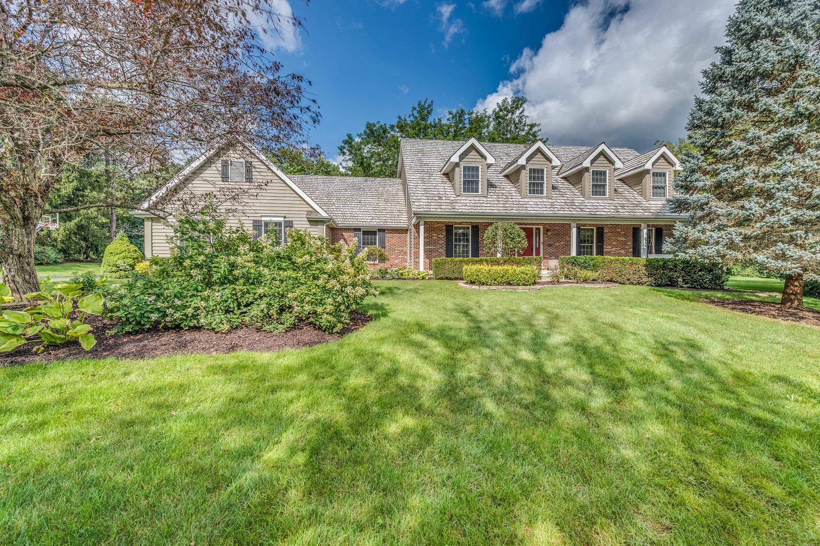 Cobblestone Ln, Long Grove, IL 60047