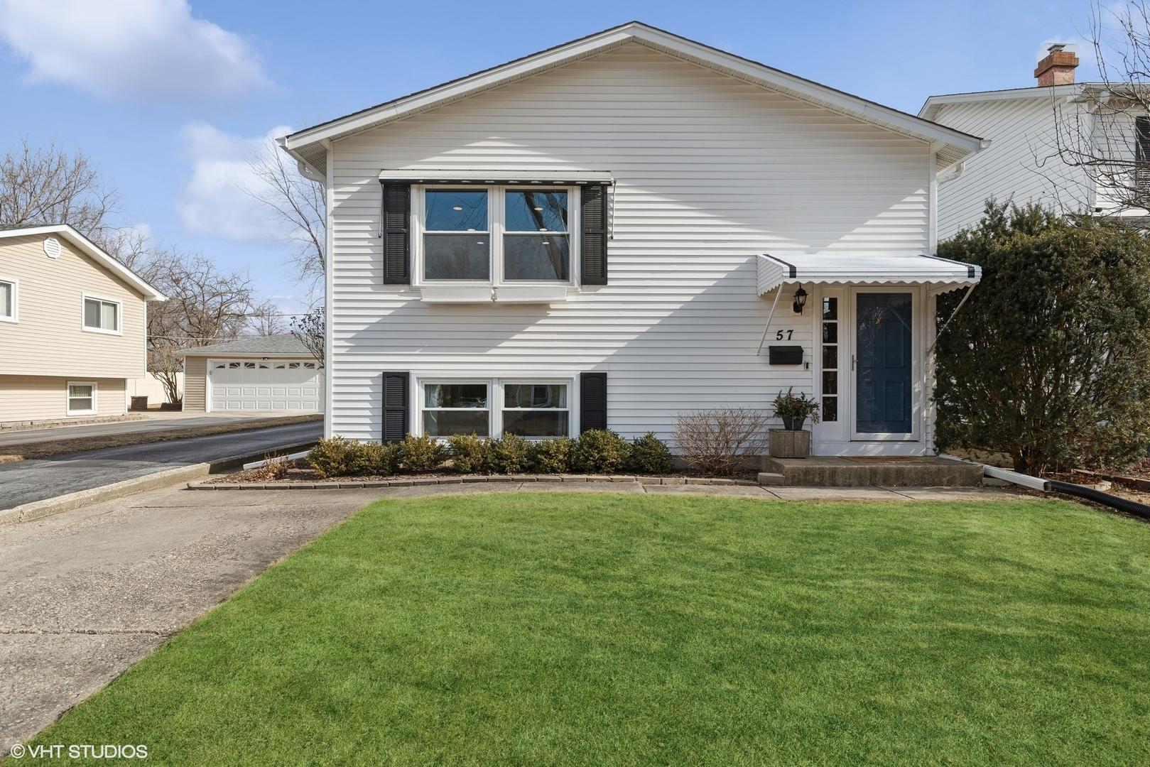 N Pershing Ave, Mundelein, IL 60060