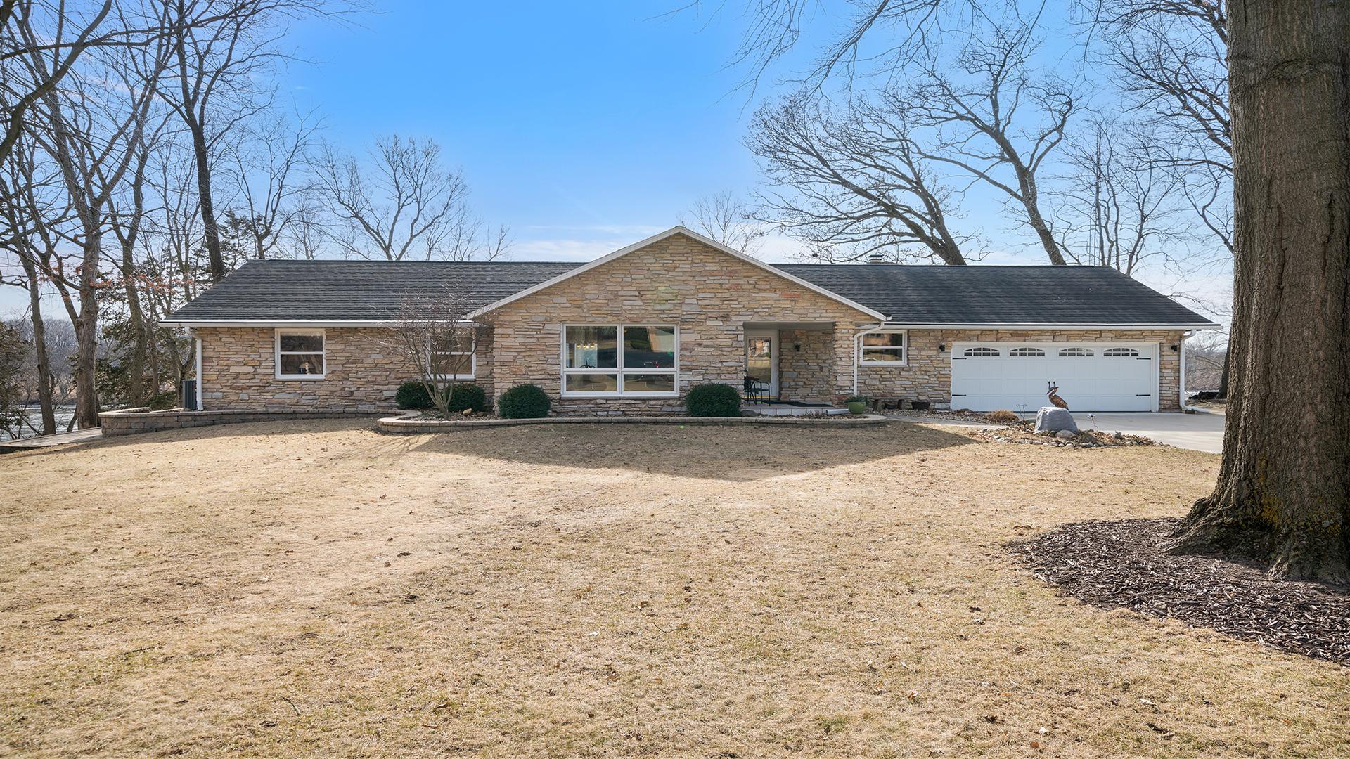 River Bluff Dr, Dixon, IL 61021