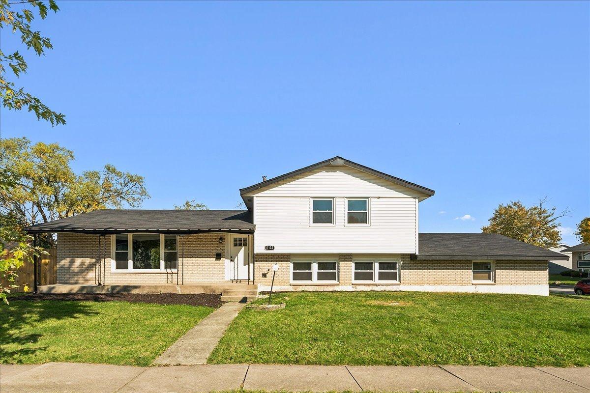 Magnolia Dr, Hazel Crest, IL 60429