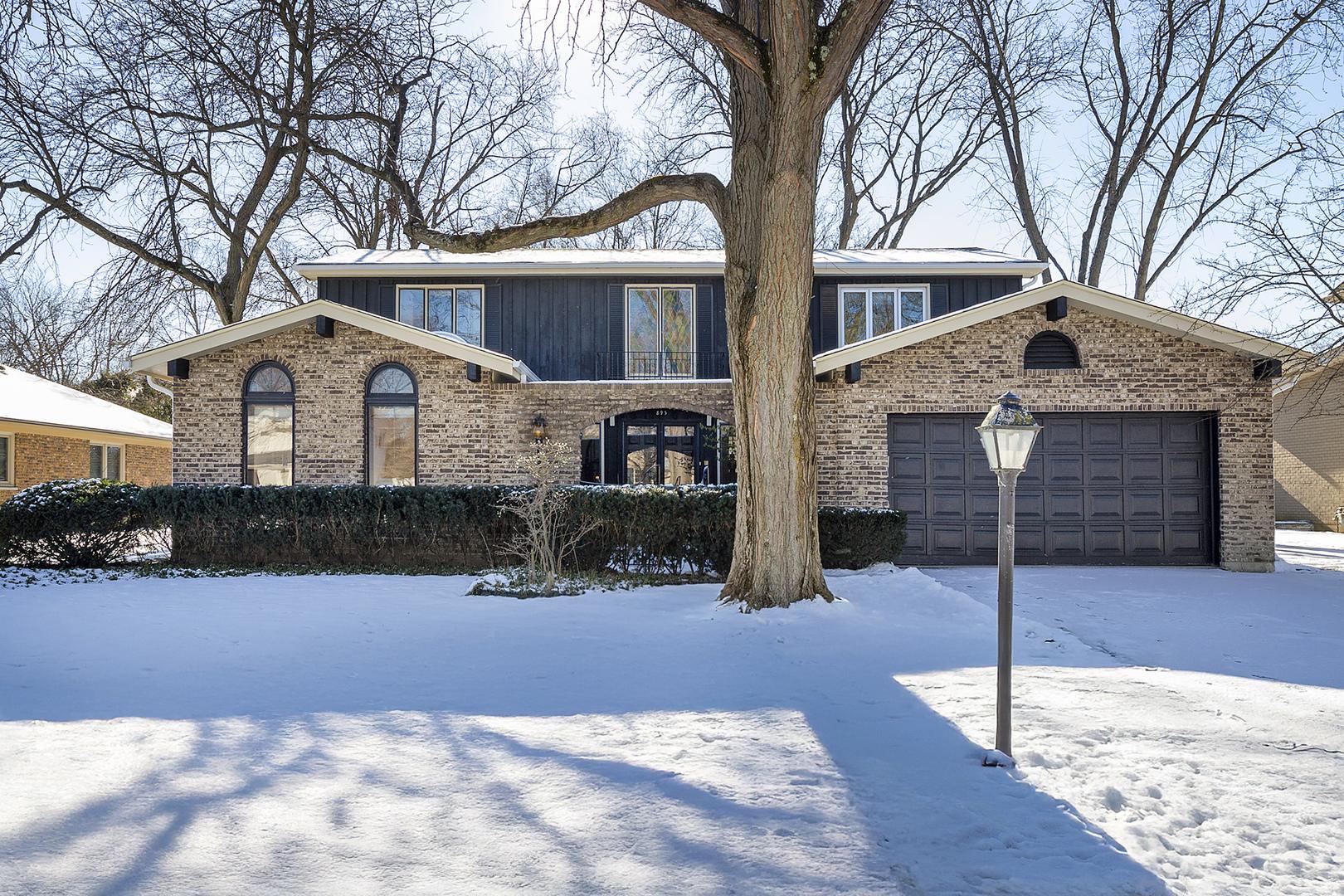 Mountain Dr, Deerfield, IL 60015