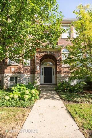 Prestwick Ln, Wheeling, IL 60090
