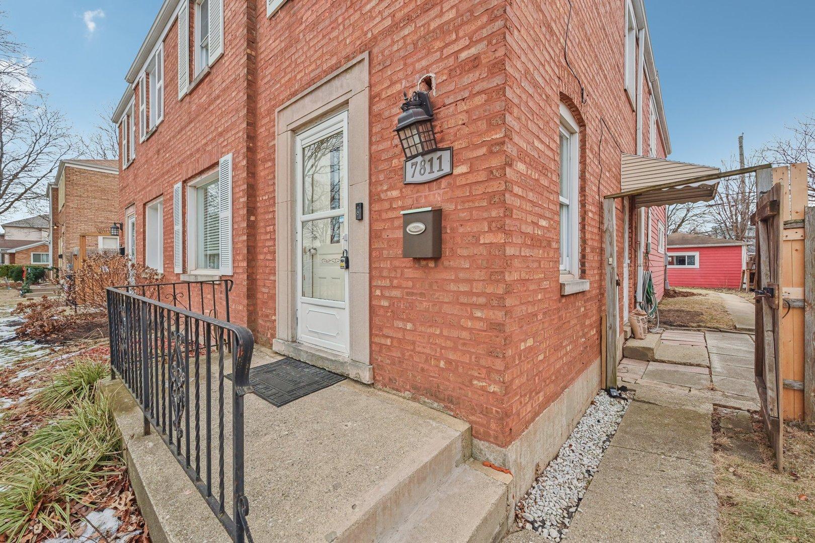 W Balmoral Ave, Chicago, IL 60656