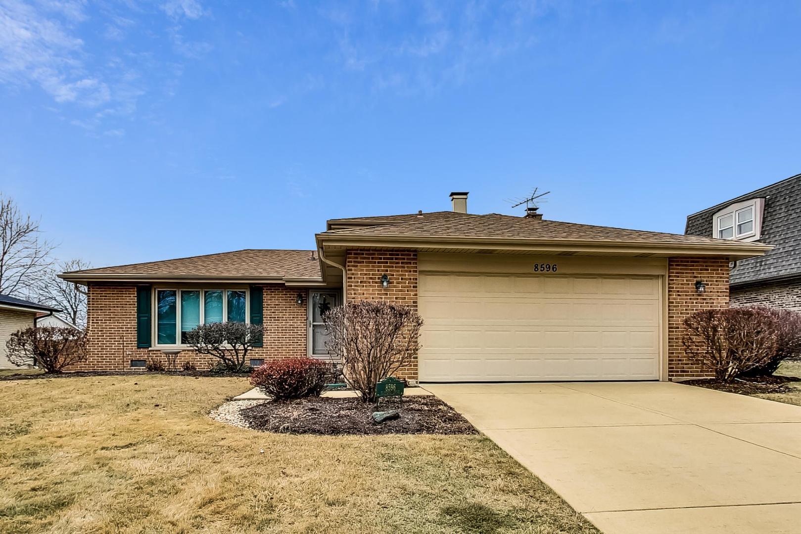Clifford Dr, Darien, IL 60561