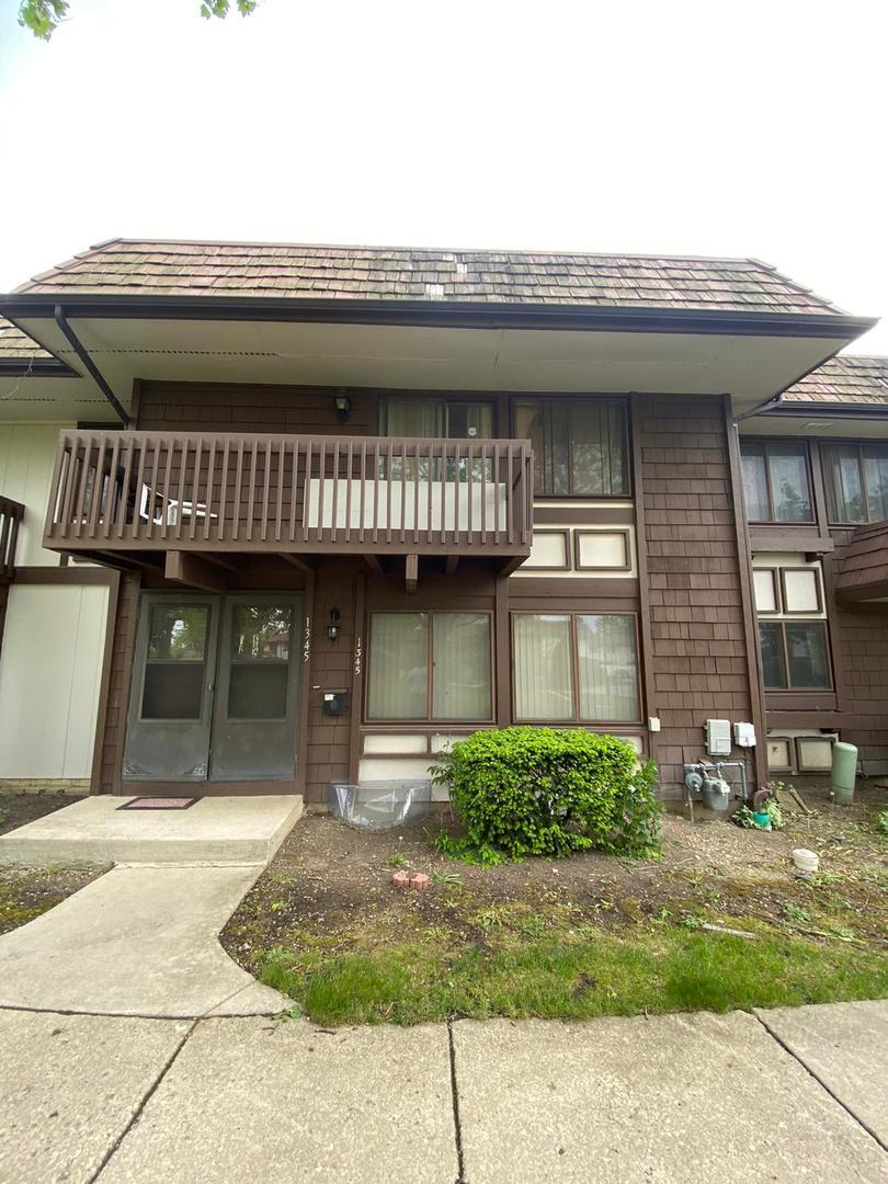 Court Leona, Hanover Park, IL 60133