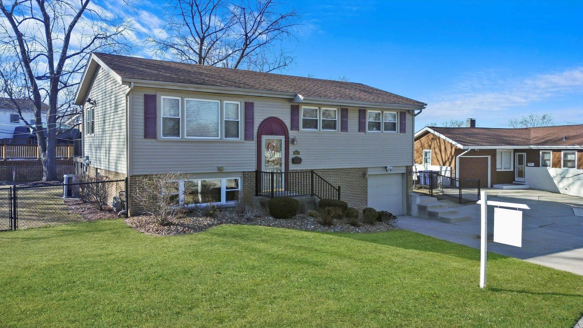 S 89th Ave, Hickory Hills, IL 60457