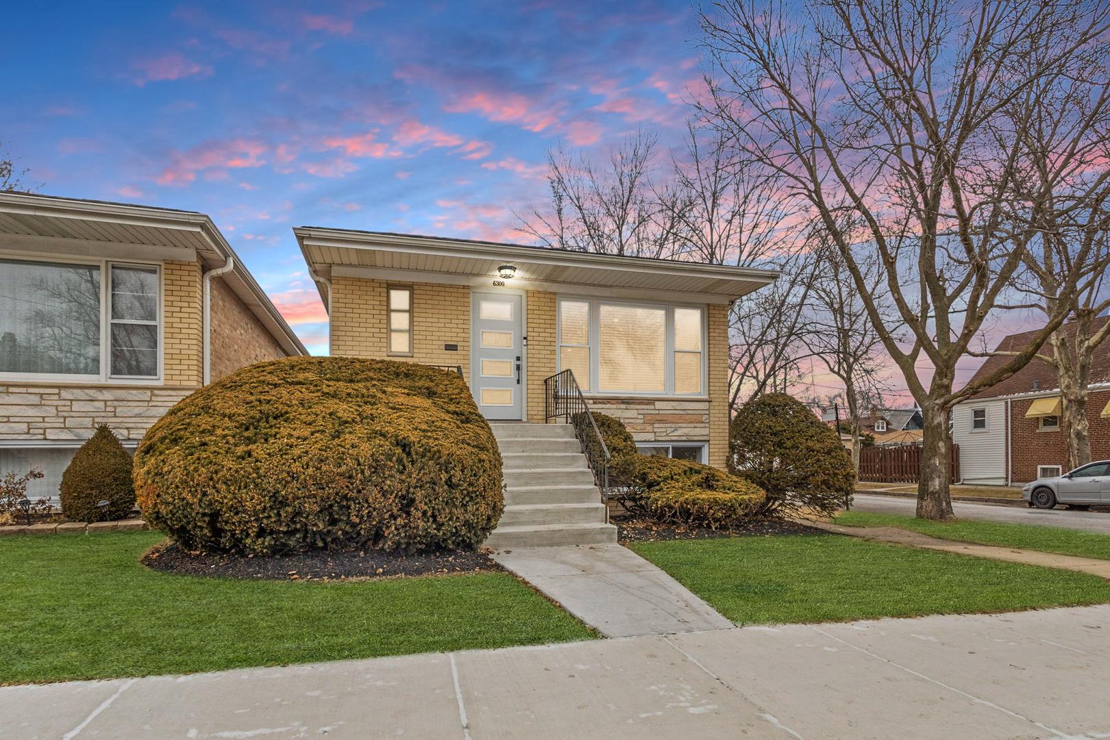 W Cornelia Ave, Chicago, IL 60634