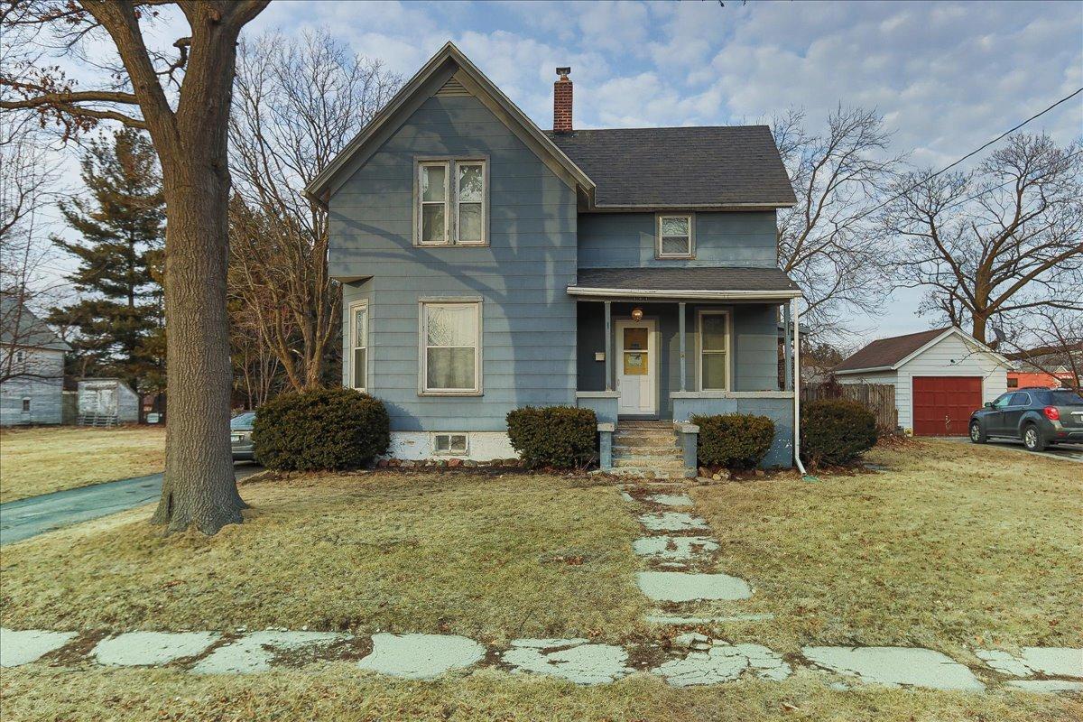 E 2nd St, Belvidere, IL 61008
