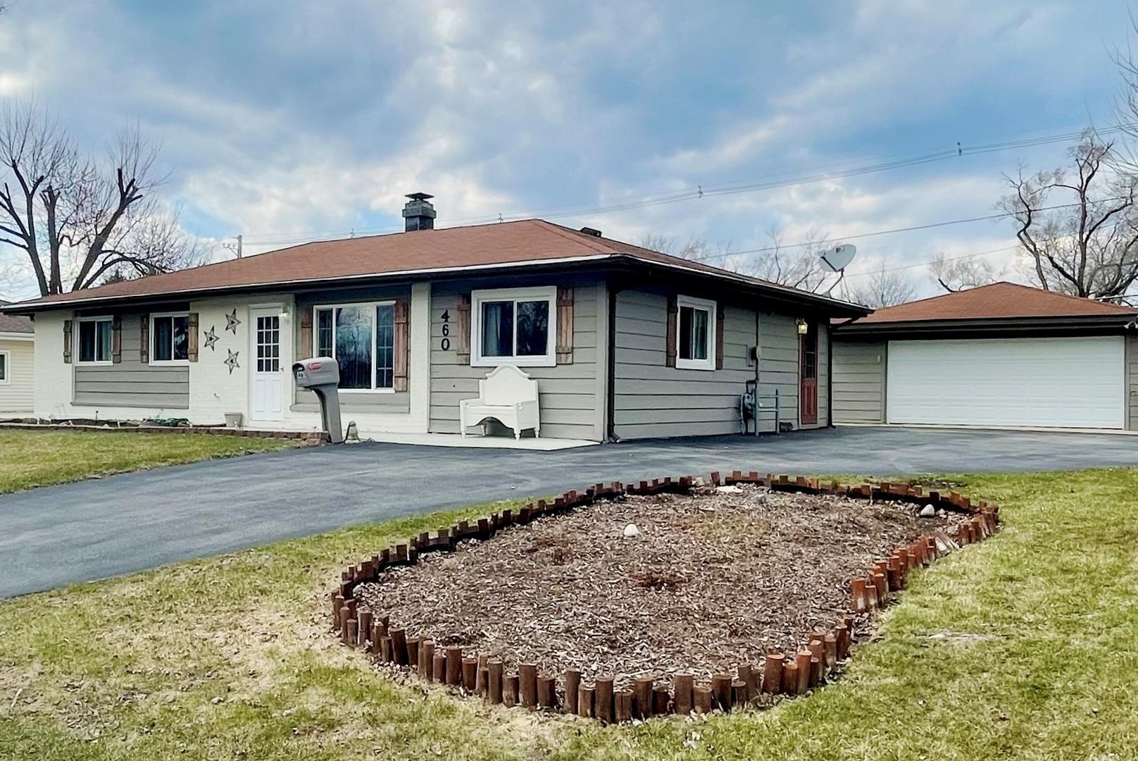 Flagstaff Ln, Hoffman Estates, IL 60169